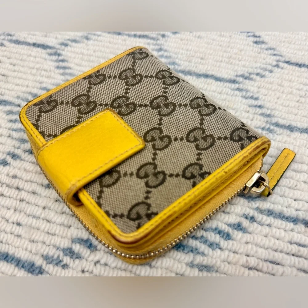 GUCCI GG Monogram Canvas Yellow Leather Bifold Zip Around Wallet Made in Italy